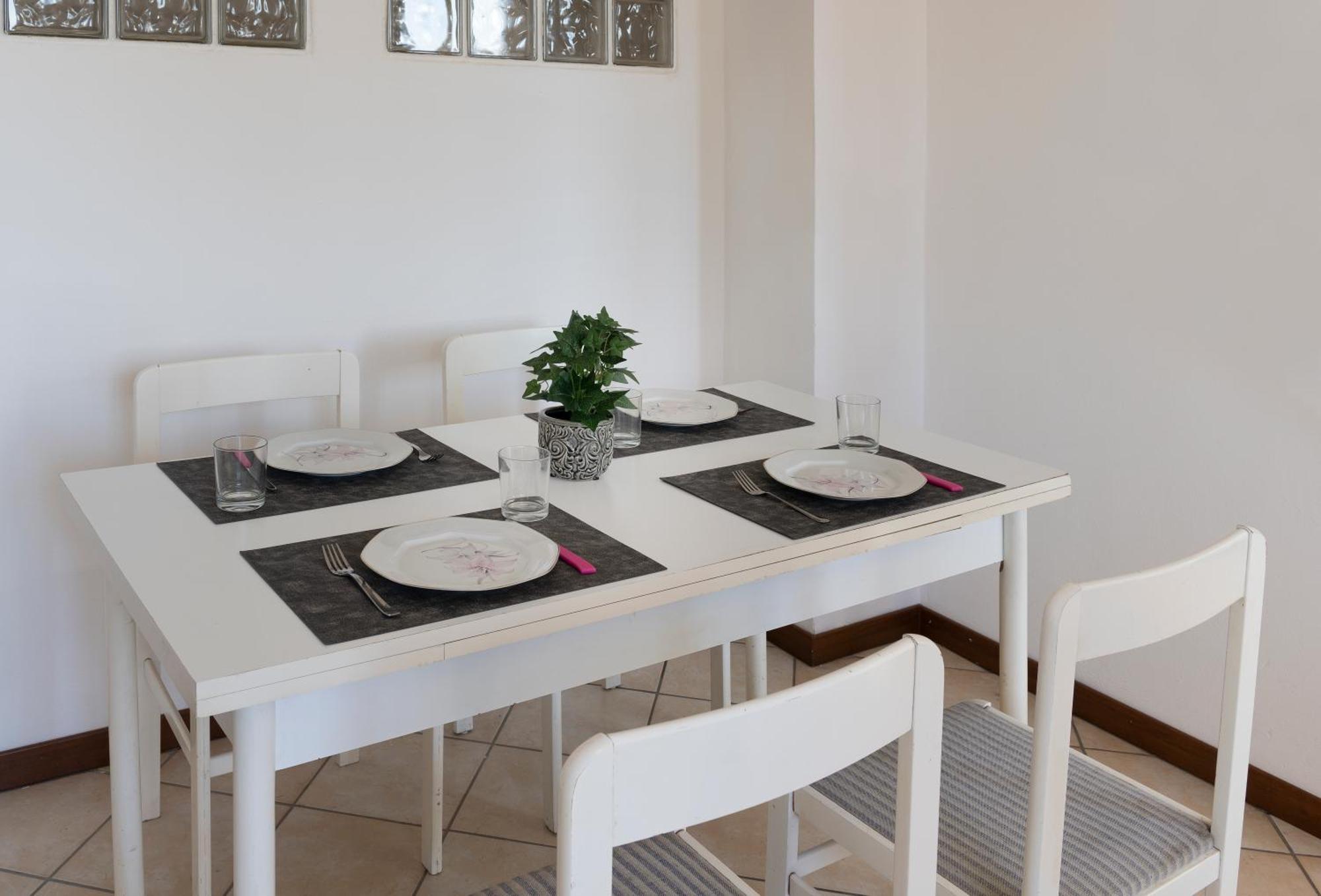 Stay House Mxp Airport Gallarate Bagian luar foto